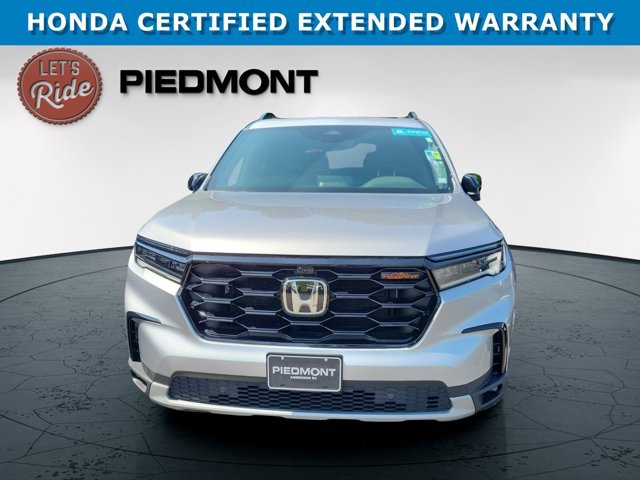 Certified 2025 Honda Pilot TrailSport image 3
