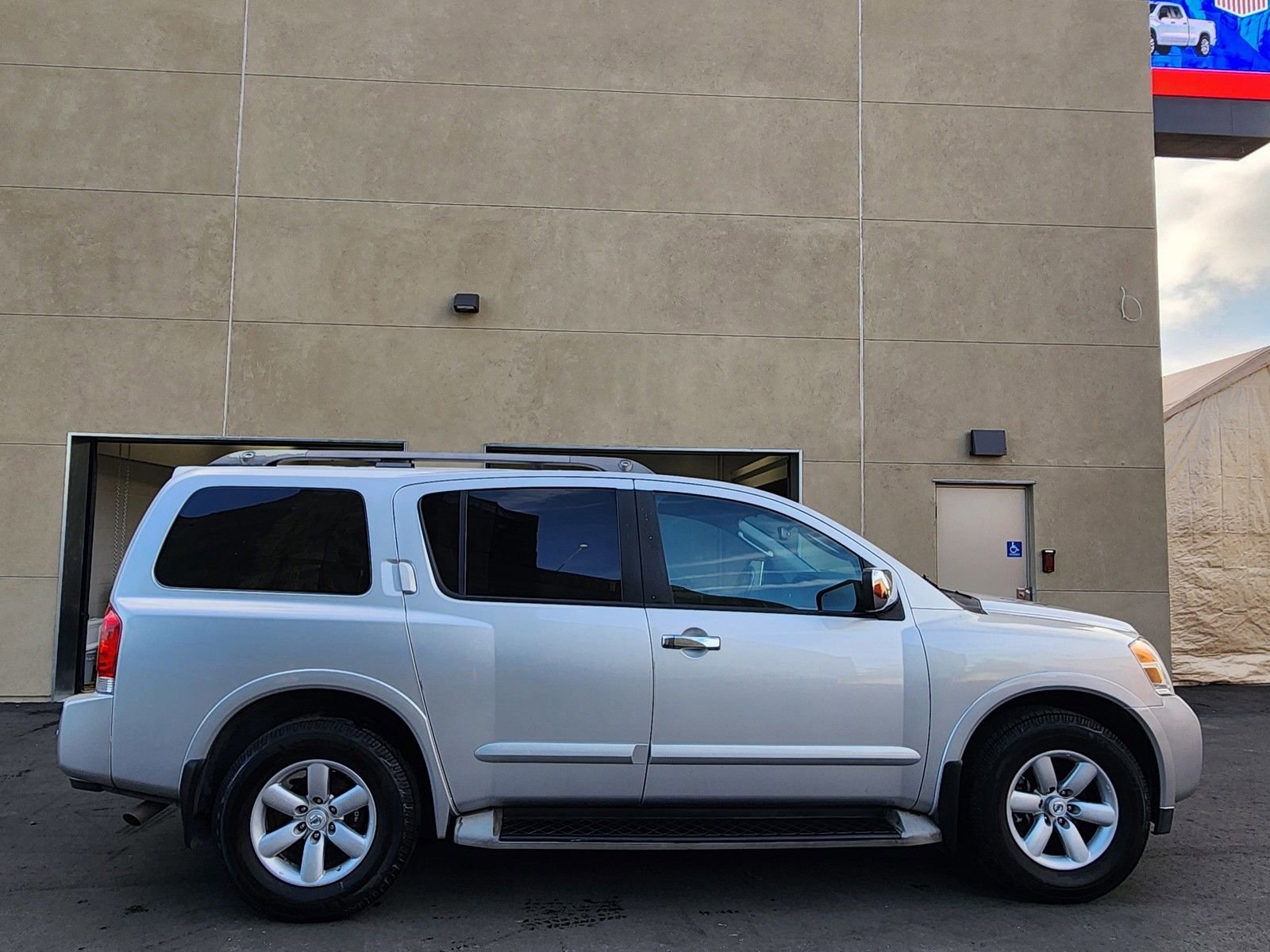 Used 2011 Nissan Armada SV image 32