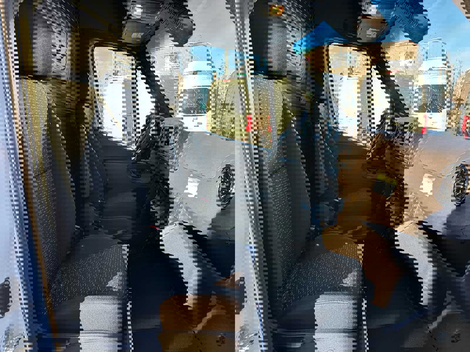 Used 2024 Mercedes-Benz Sprinter 2500 image 10