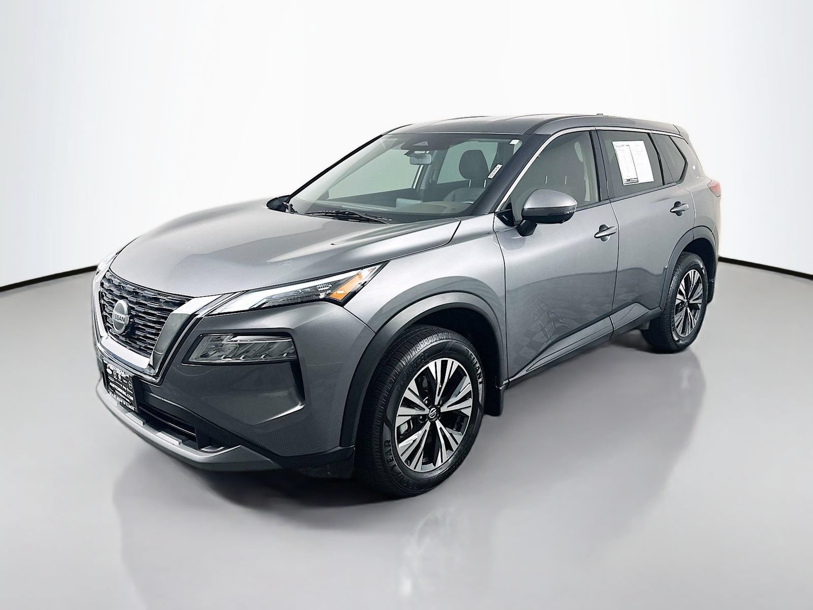 Used 2021 Nissan Rogue SV FWD image 3