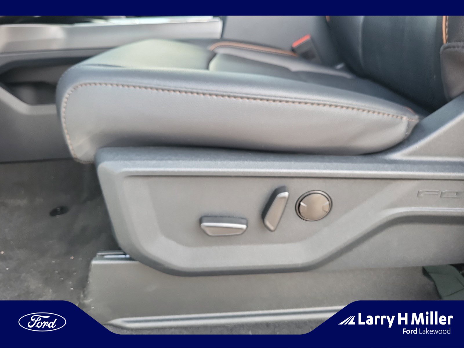 New 2025 Ford F350 Lariat w/ Black Appearance Package image 14