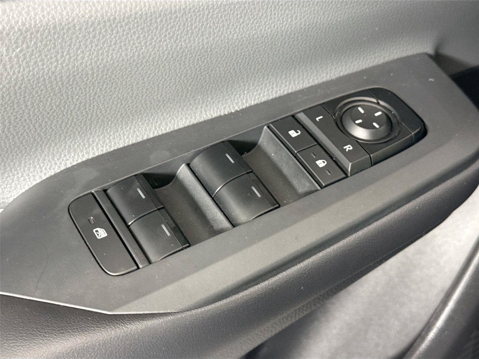 Certified 2023 Toyota Prius LE FWD image 26