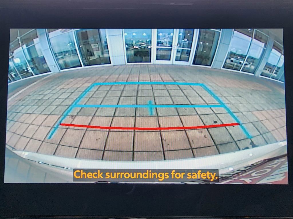 Used 2023 Toyota Highlander XLE FWD image 24