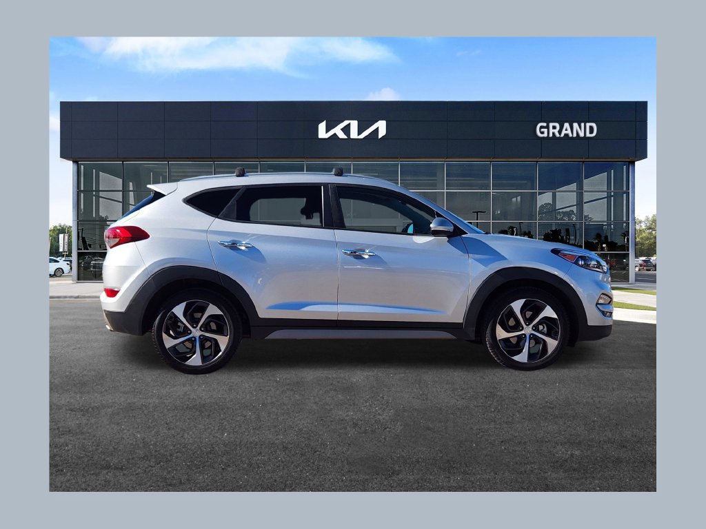 Used 2017 Hyundai Tucson Limited AWD/4WD image 1