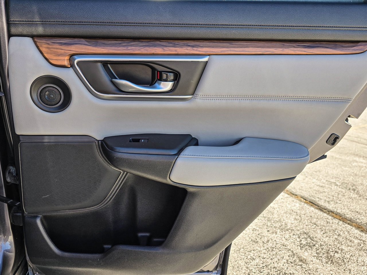 Used 2019 Honda CR-V Touring image 38