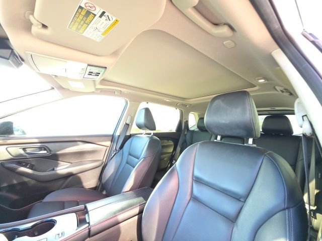 Used 2023 Nissan Rogue SL w/ SL Premium Package image 14