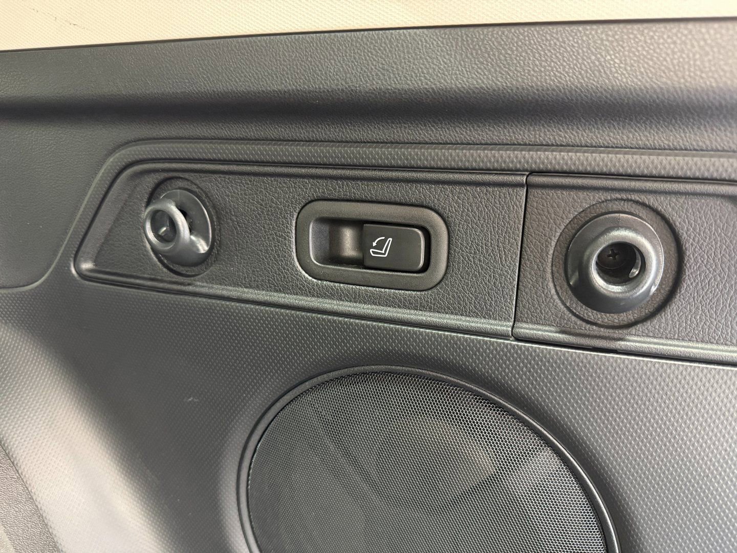 Used 2022 Subaru Forester Limited image 44