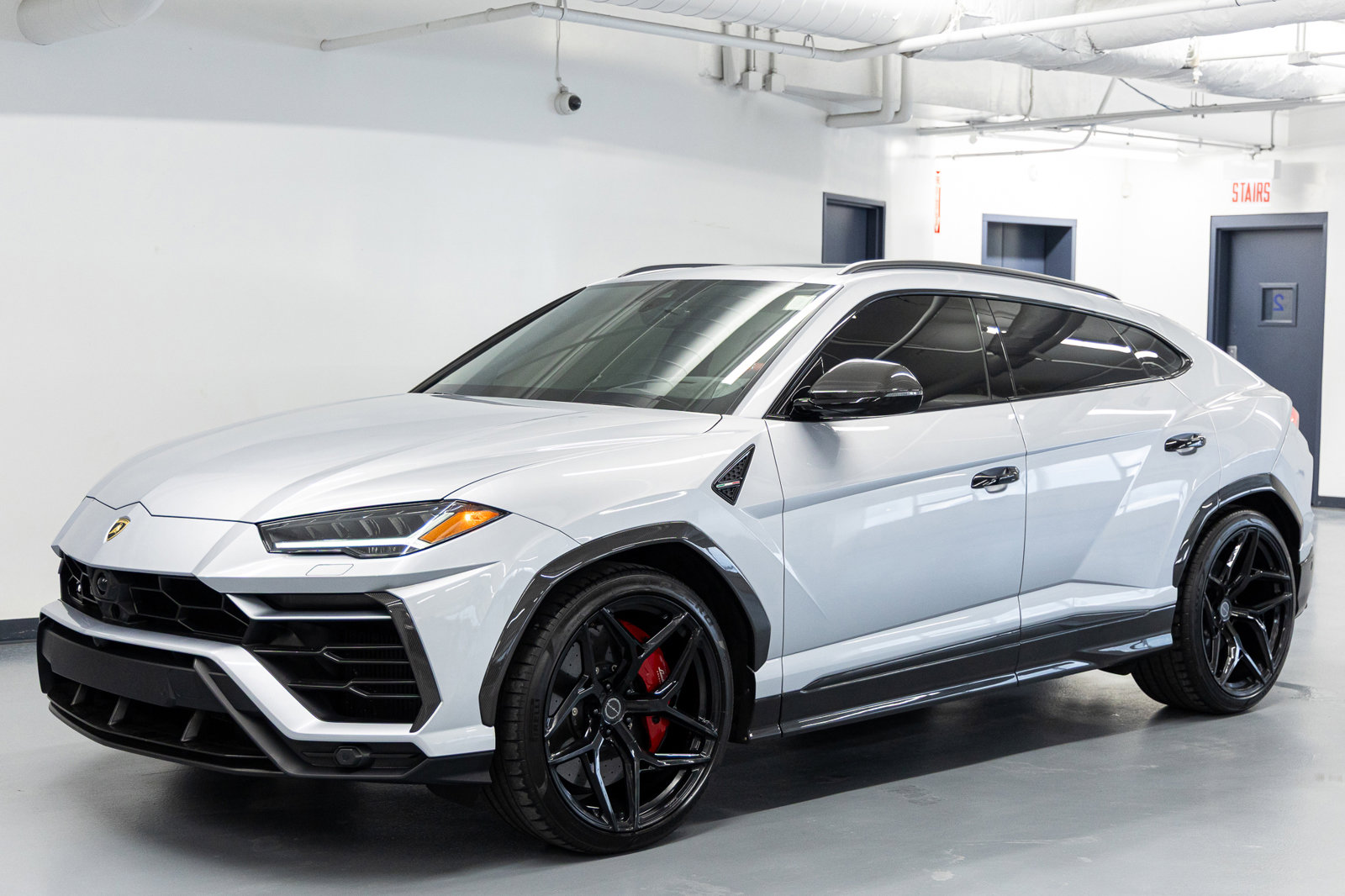 Used 2021 Lamborghini Urus image 1