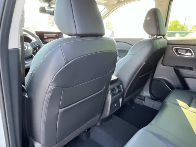 New 2026 Nissan Rogue Platinum AWD/4WD image 21