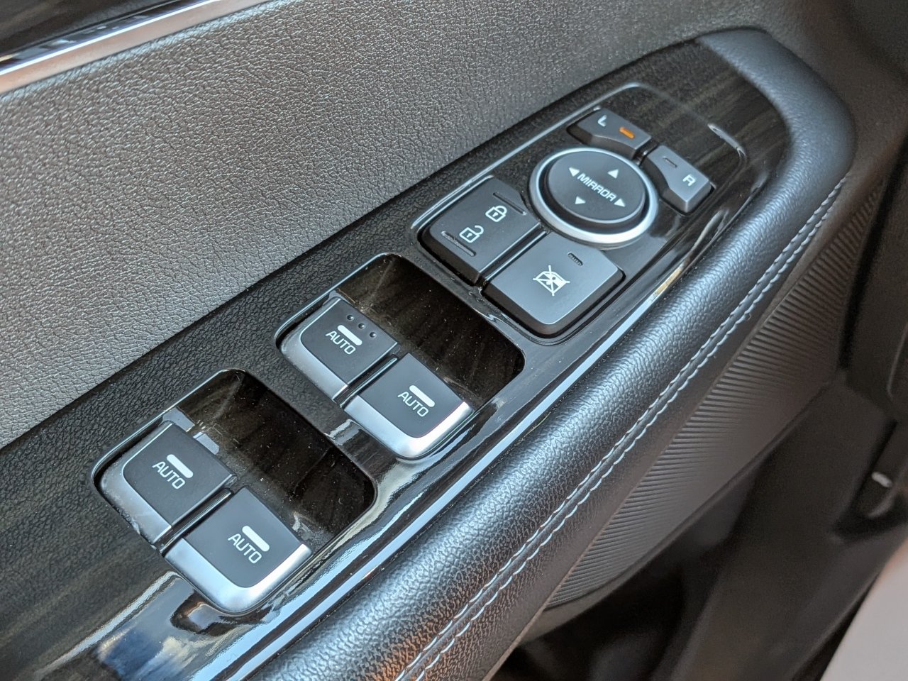 Used 2019 Kia Sorento EX AWD/4WD image 29