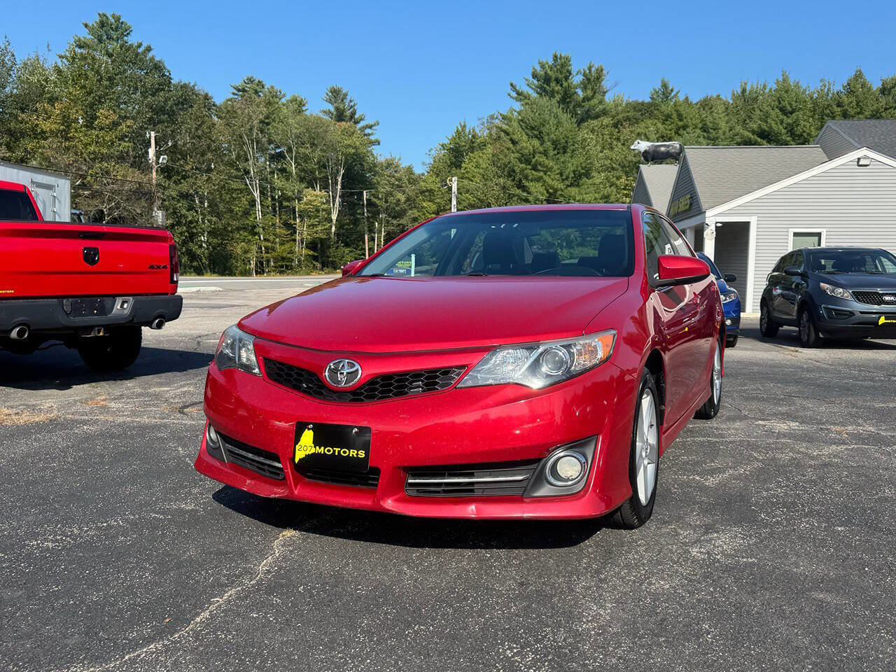 Used 2014 Toyota Camry SE image 5