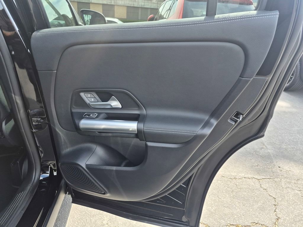 Used 2025 Mercedes-Benz GLA 250 image 33