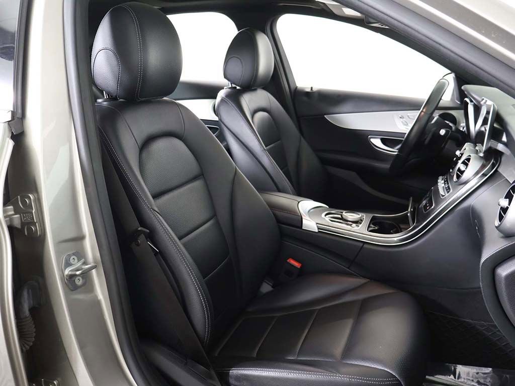 Used 2019 Mercedes-Benz C 300 4MATIC Sedan image 31
