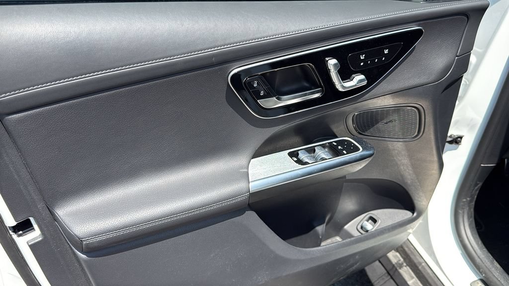 Certified 2025 Mercedes-Benz GLC 300 image 21