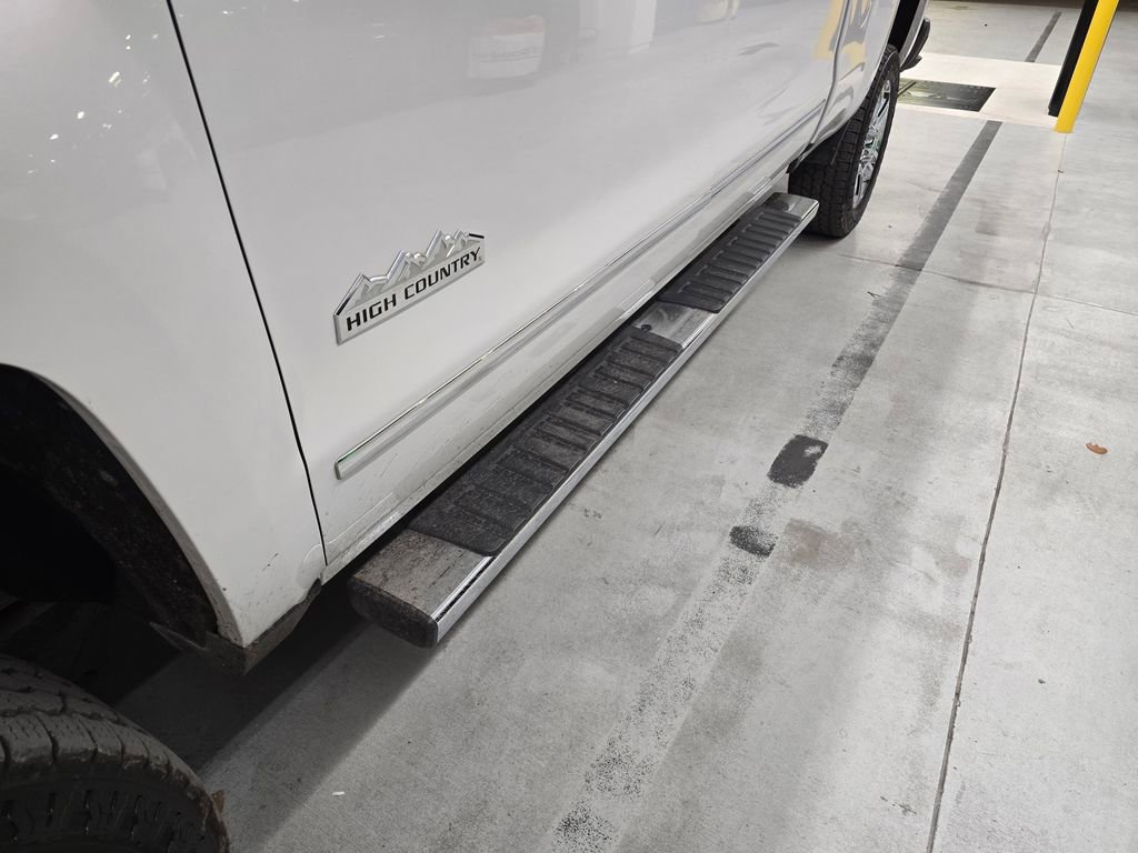Used 2019 Chevrolet Silverado 2500 High Country w/ Duramax Plus Package image 12