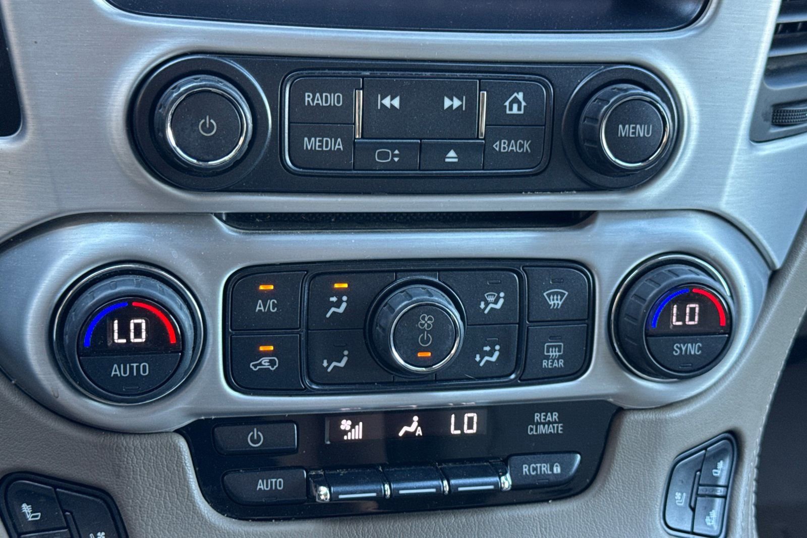 Used 2019 GMC Yukon SLT w/ Premium Edition image 24