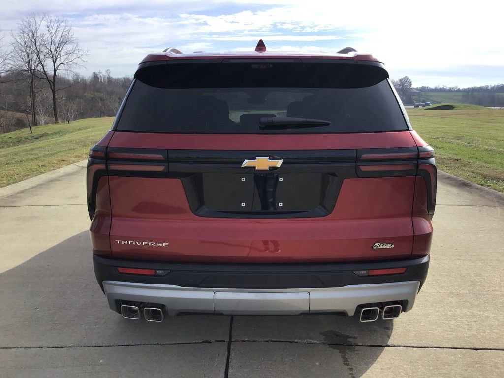 New 2026 Chevrolet Traverse LT w/ Enhanced Driving Package image 4