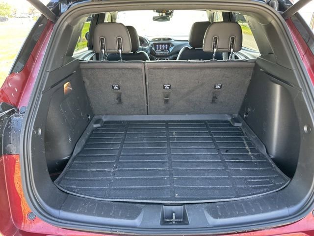 Used 2022 Chevrolet TrailBlazer RS w/ Sun and Liftgate Package AWD/4WD image 19