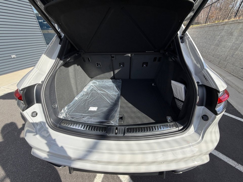 New 2026 Porsche Macan S image 17