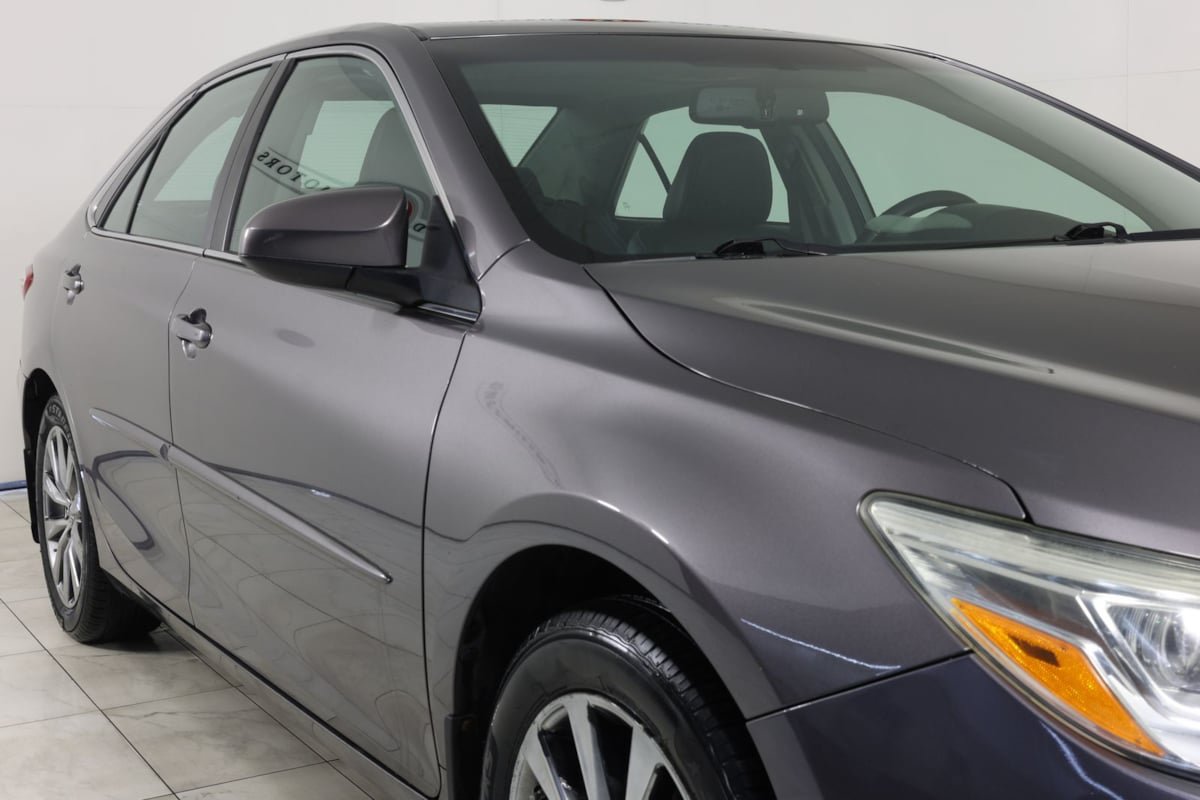 Used 2015 Toyota Camry XLE FWD image 38