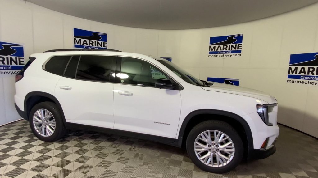 Used 2026 GMC Acadia Elevation w/ Elevation Premium Package FWD image 3