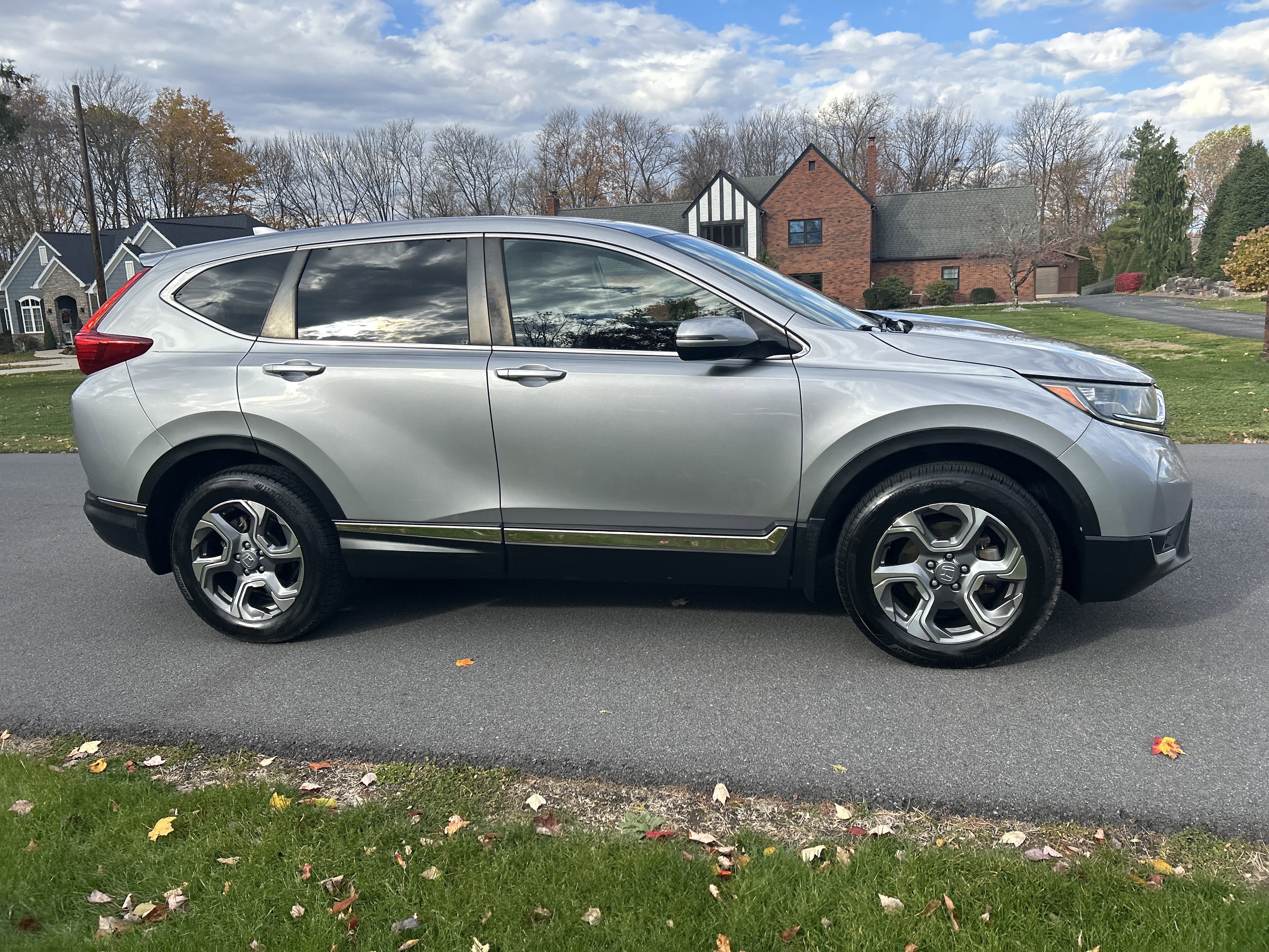 Used 2019 Honda CR-V EX image 4