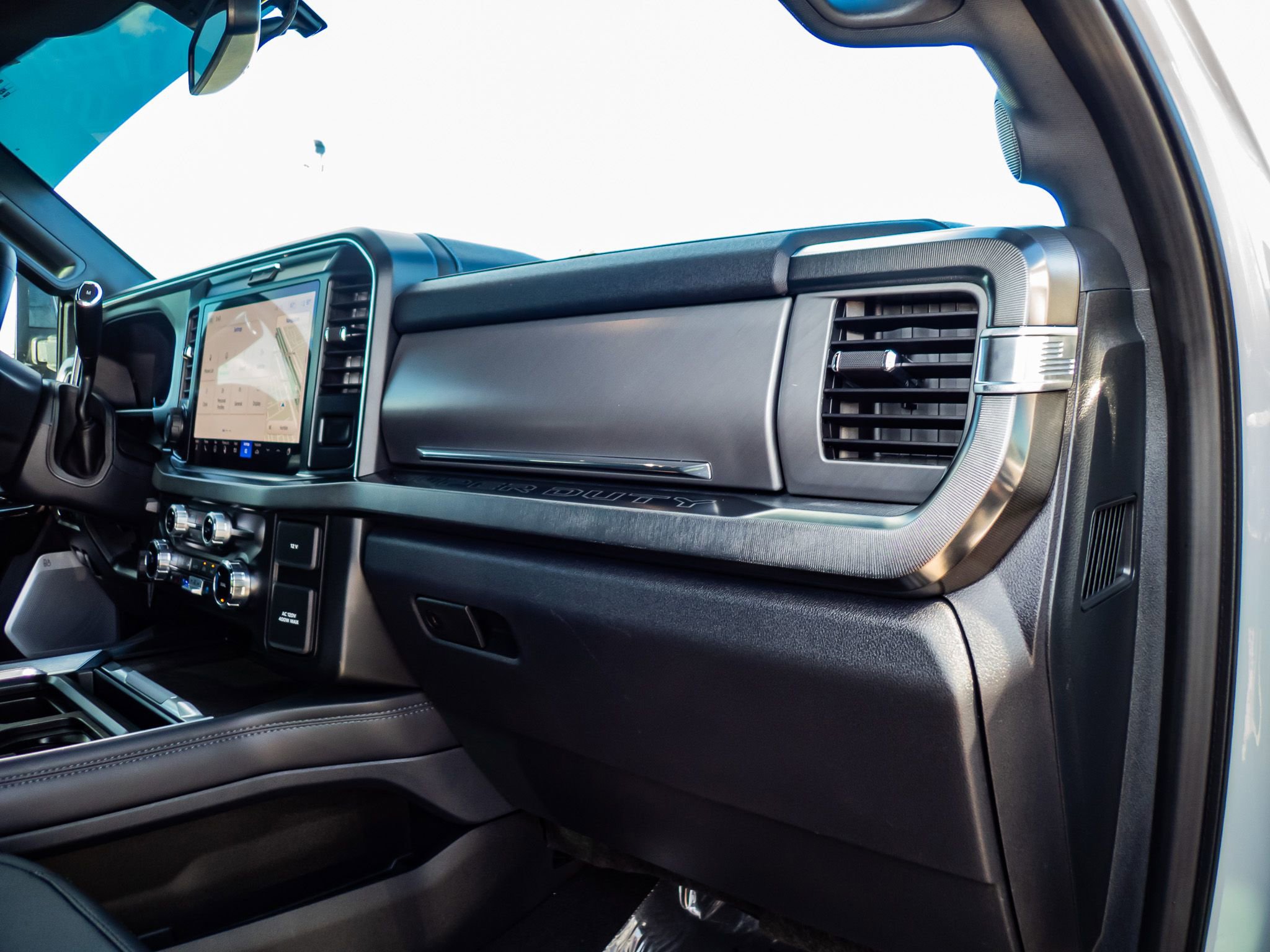 Used 2025 Ford F250 Platinum image 16