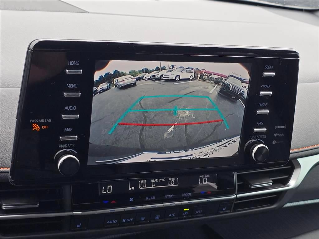 Used 2022 Toyota Sienna XSE FWD image 17