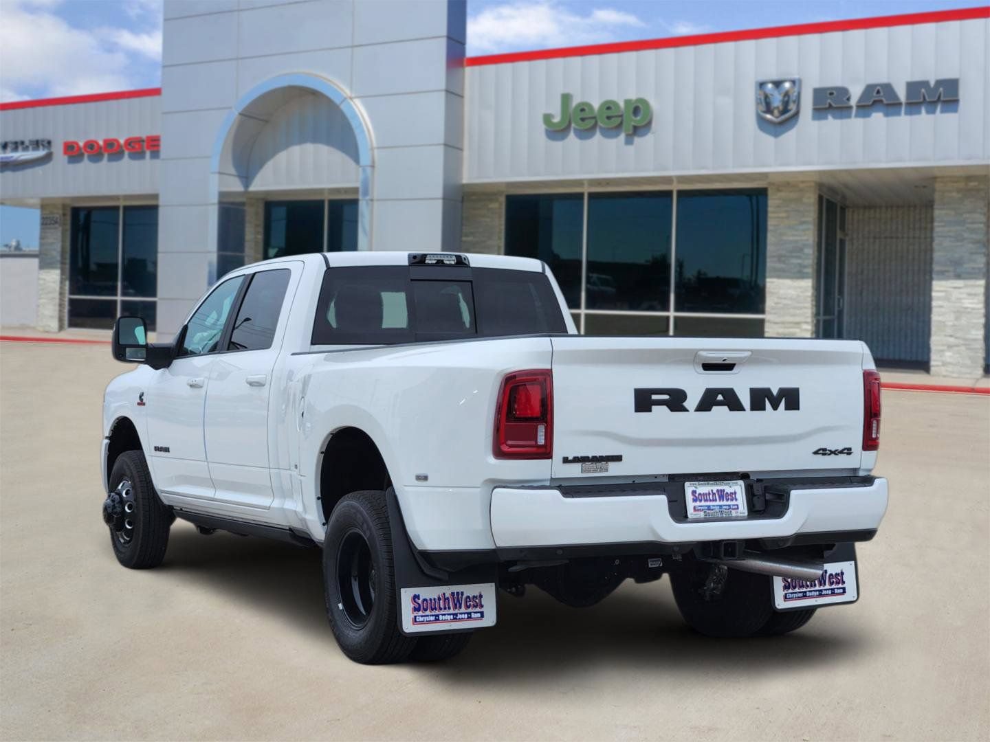 New 2026 RAM 3500 Laramie AWD/4WD image 4