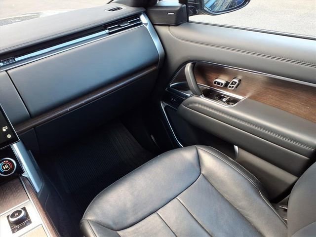Used 2023 Land Rover Range Rover SE image 17