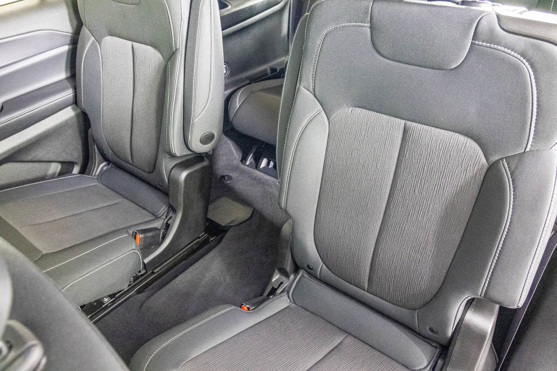 Used 2024 Jeep Grand Cherokee L Laredo w/ Luxury Tech Group I image 31