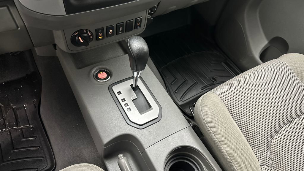 Used 2020 Nissan Frontier SV image 13