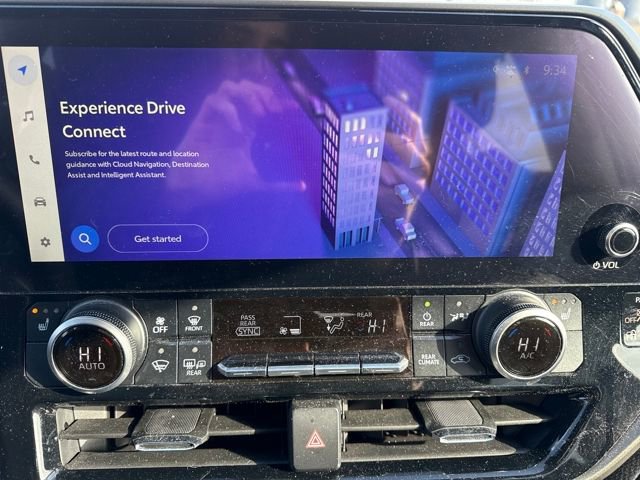 Used 2024 Toyota Highlander XLE image 29