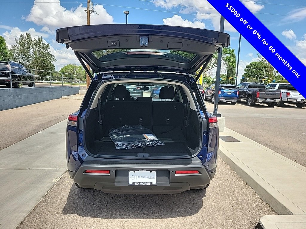 New 2025 Nissan Pathfinder SV w/ Black Appearance Package image 13