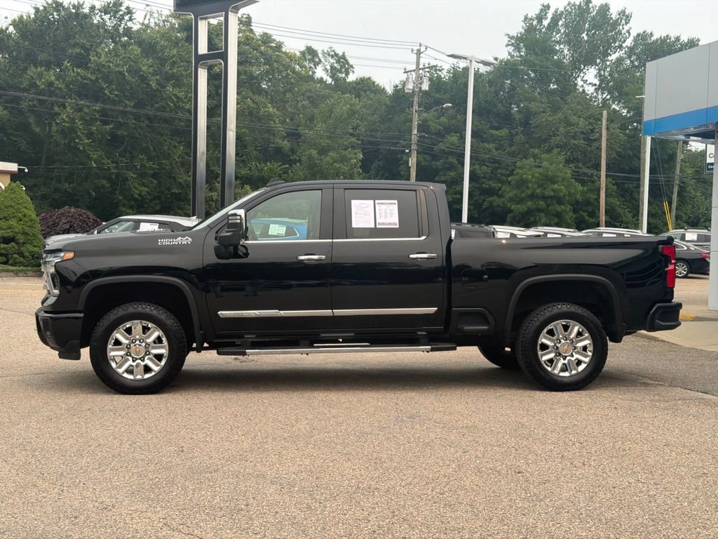 Certified 2024 Chevrolet Silverado 2500 High Country w/ Z71 Off-Road Package AWD/4WD image 3