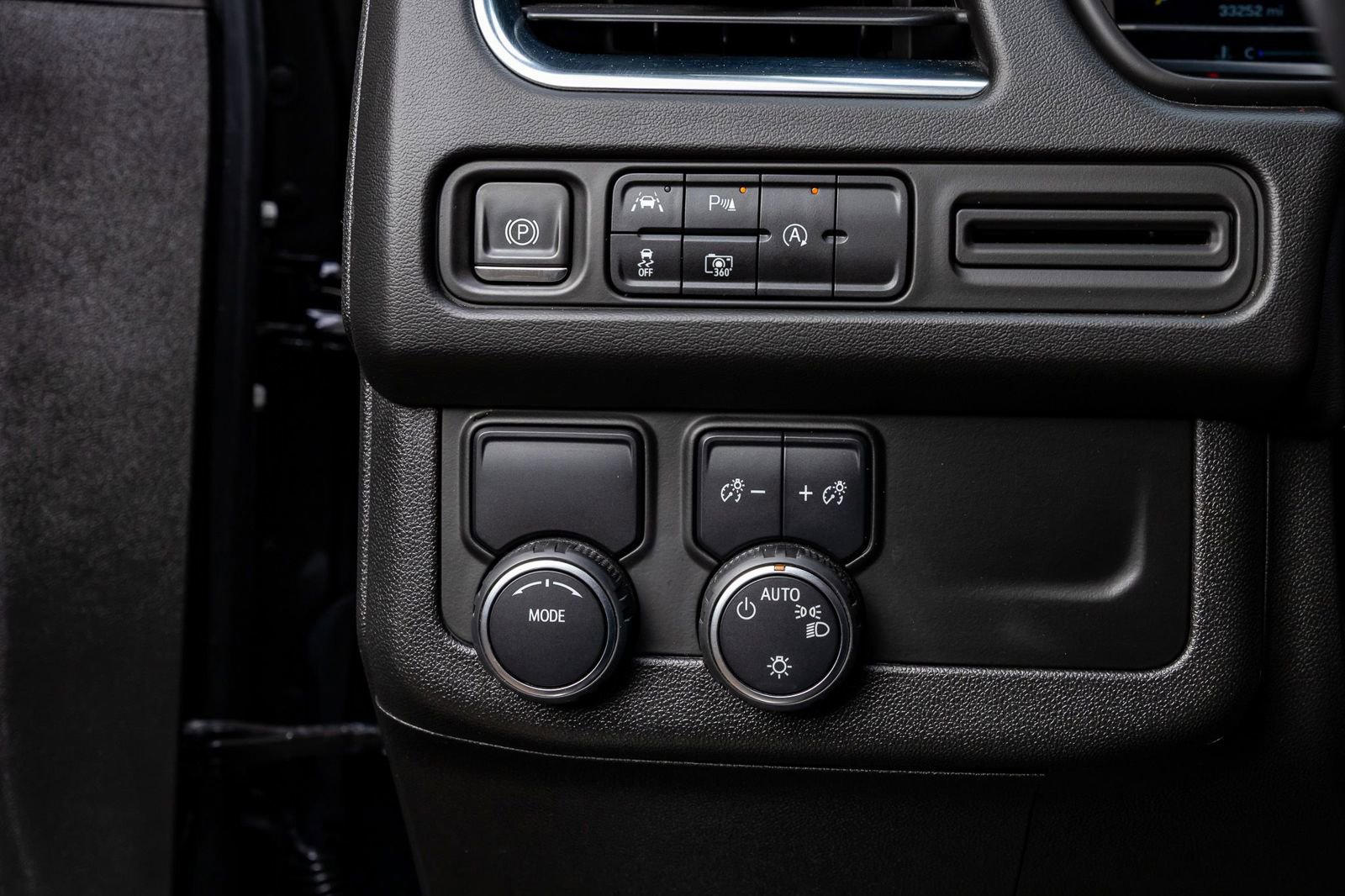 Used 2023 Chevrolet Tahoe RST w/ Luxury Package RWD image 18