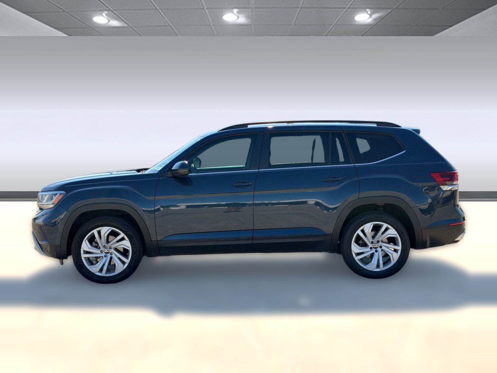 Used 2022 Volkswagen Atlas SE w/ Panoramic Sunroof Package AWD/4WD image 2