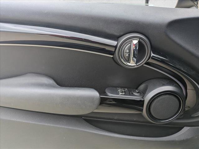 Used 2016 MINI Cooper 2-Door Hardtop image 11