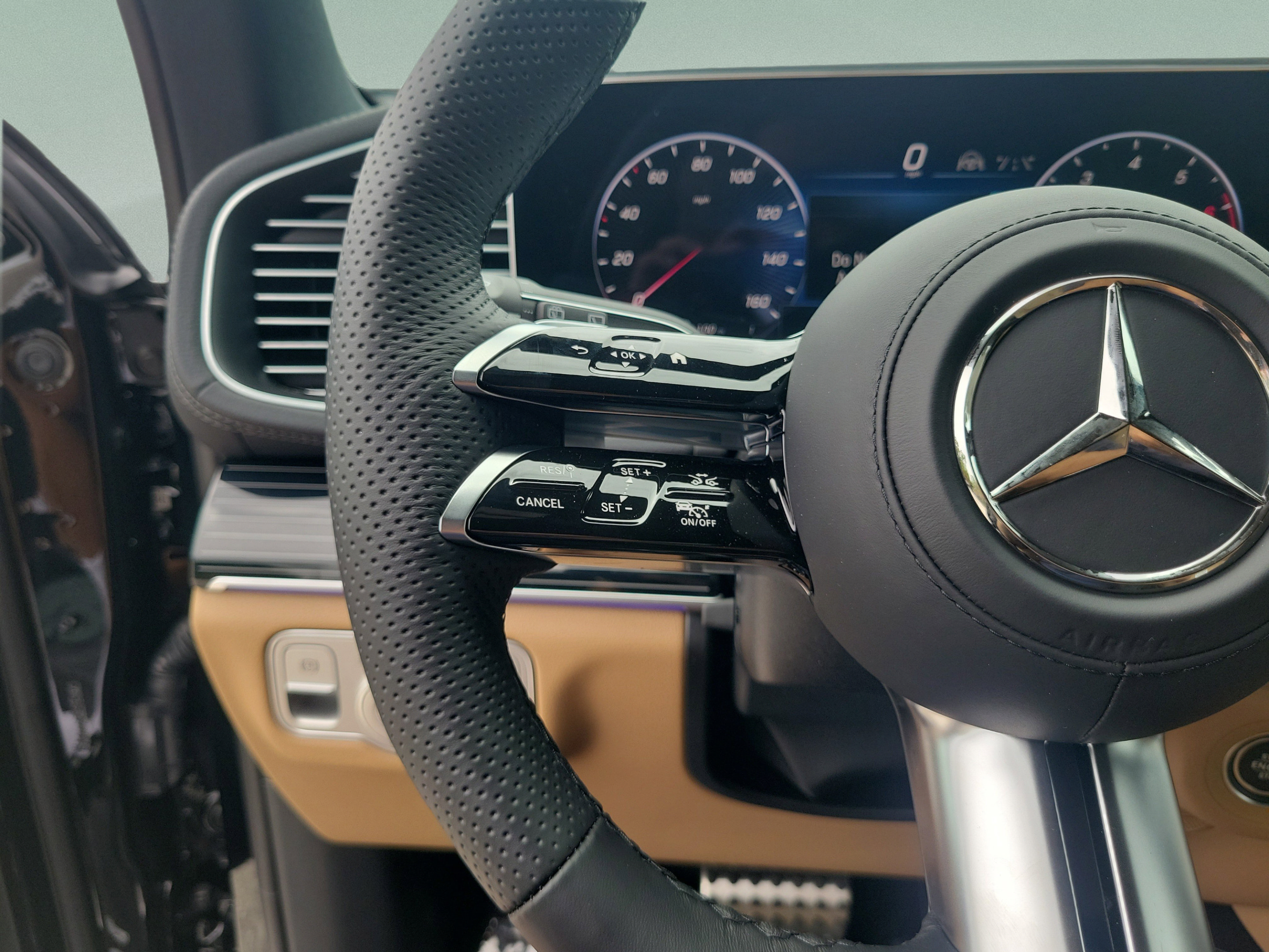 New 2026 Mercedes-Benz GLS 450 4MATIC image 23