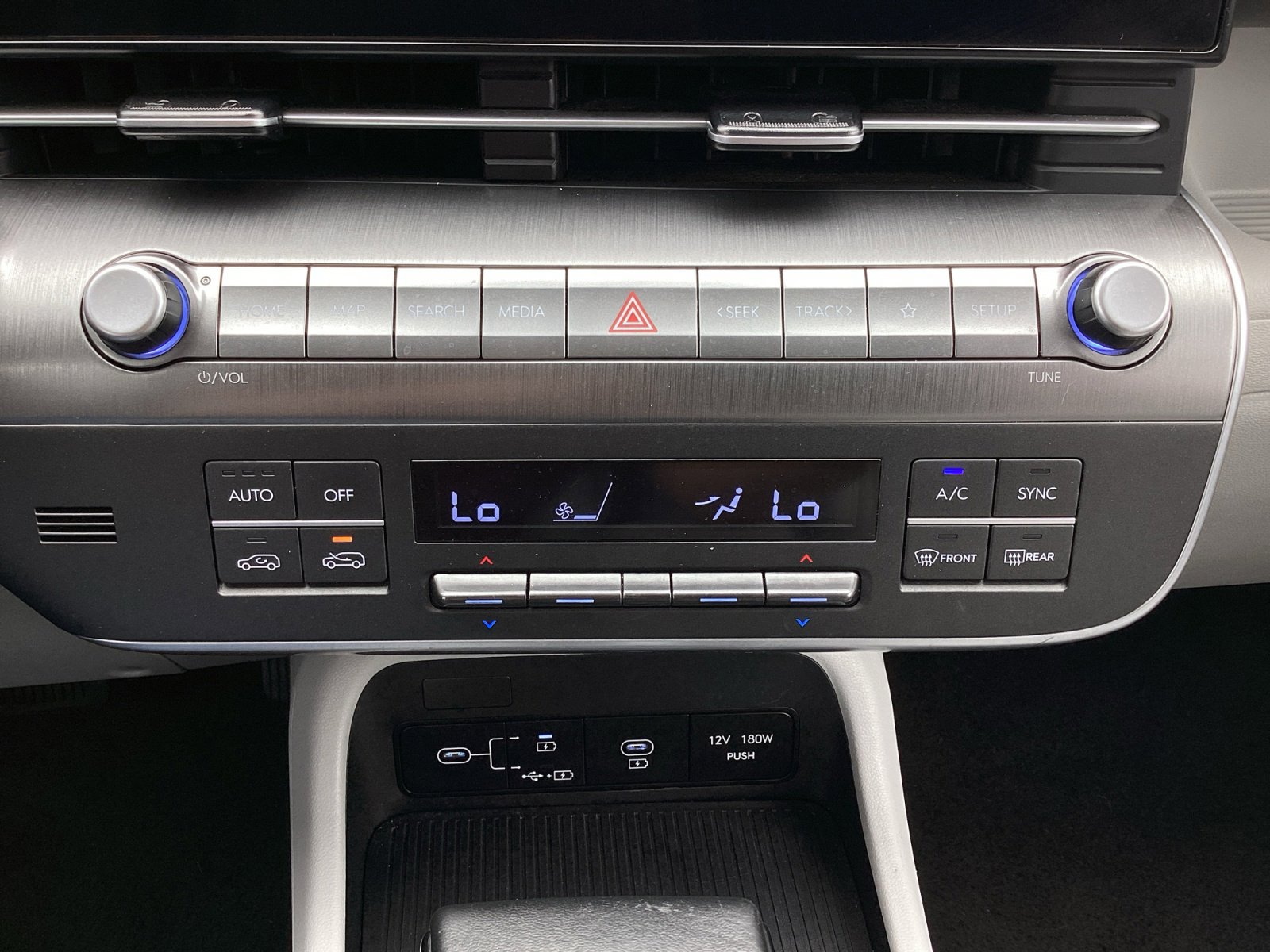 Used 2024 Hyundai Kona SEL AWD/4WD image 21