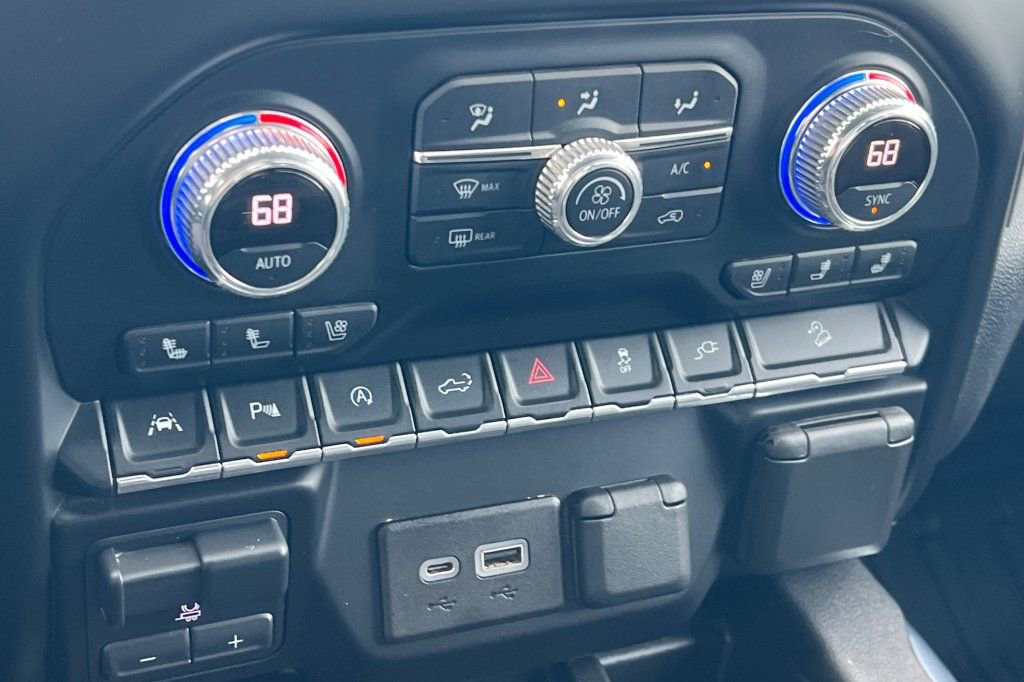 Used 2021 GMC Sierra 1500 SLT w/ SLT Premium Plus Package AWD/4WD image 17