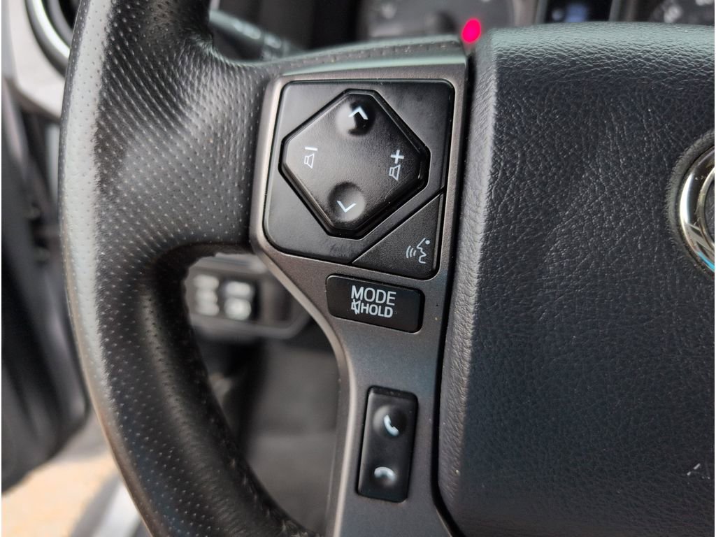 Used 2017 Toyota Tacoma TRD Off-Road image 23