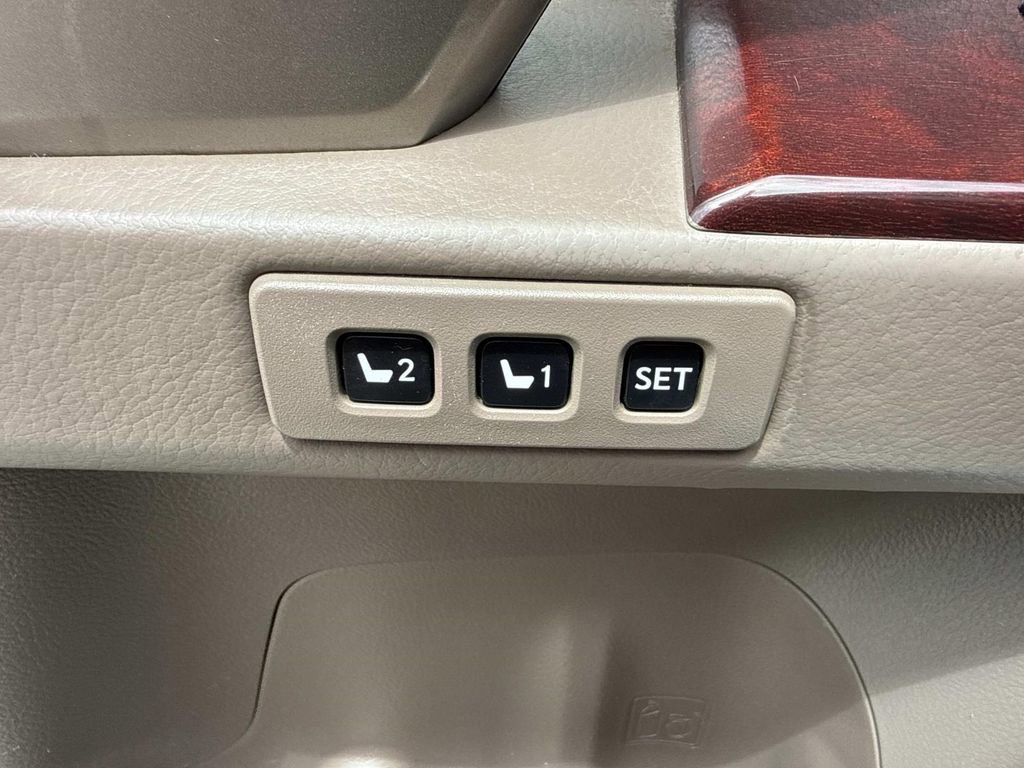 Used 2015 Lexus GX 460 w/ Premium Package image 25