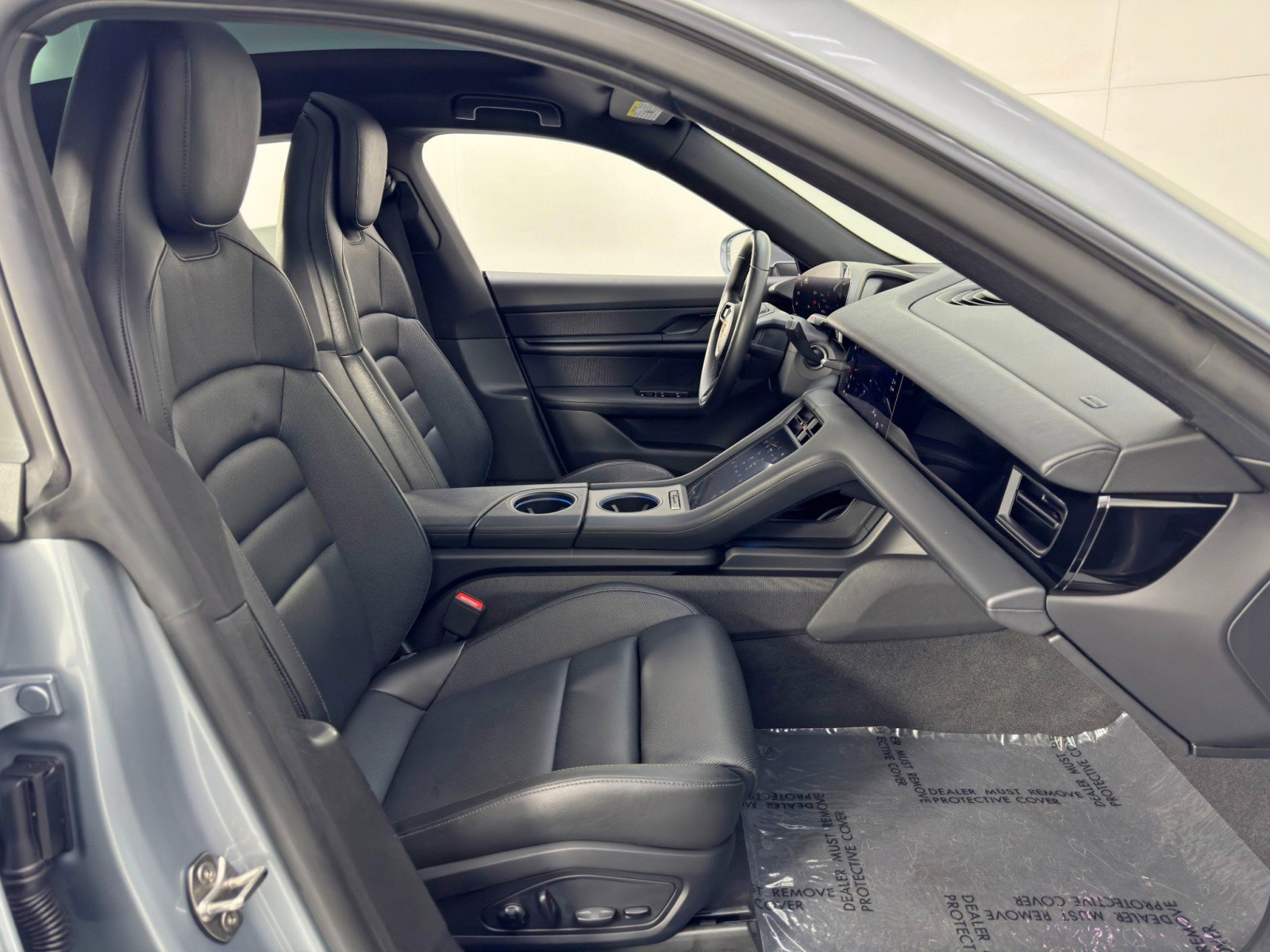 Used 2020 Porsche Taycan 4S w/ Premium Package image 15