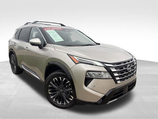 Used 2025 Nissan Rogue Platinum AWD/4WD image 2