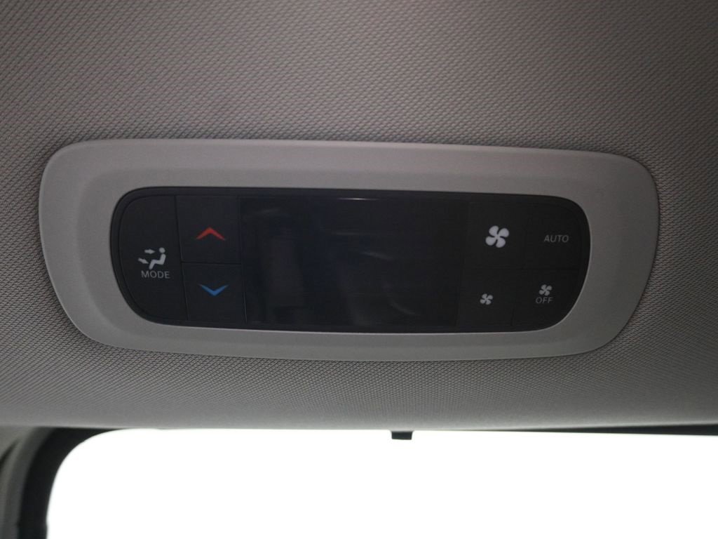 Used 2017 Chrysler Pacifica Touring-L Plus image 43