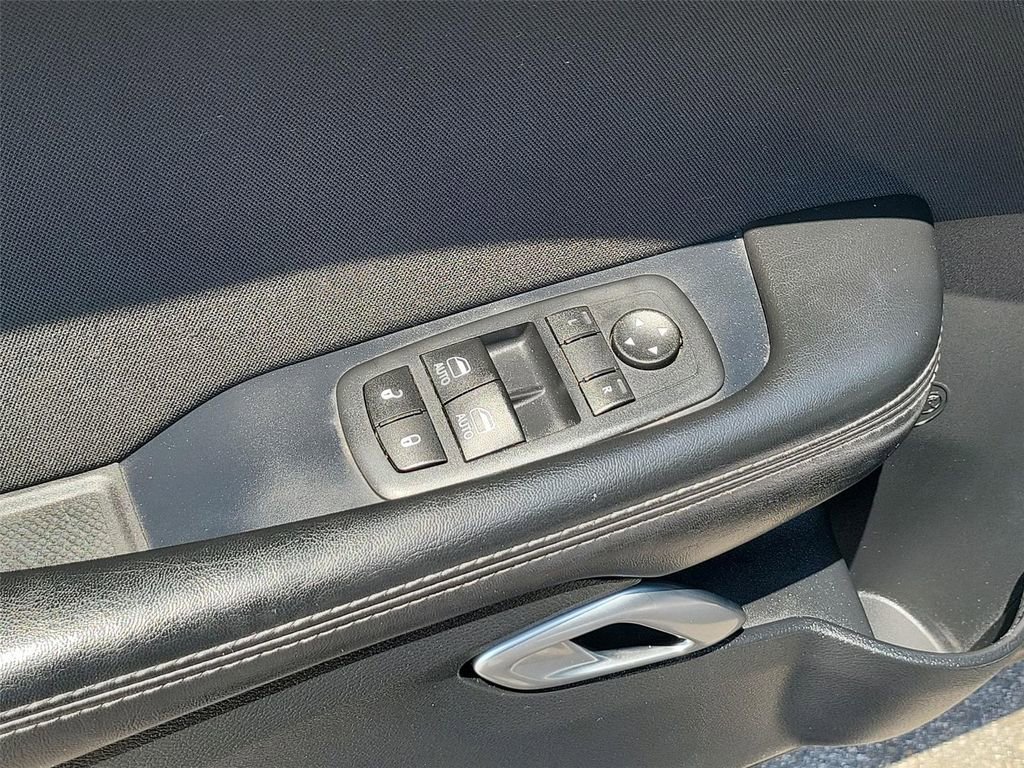 Used 2016 Dodge Challenger R/T RWD image 13