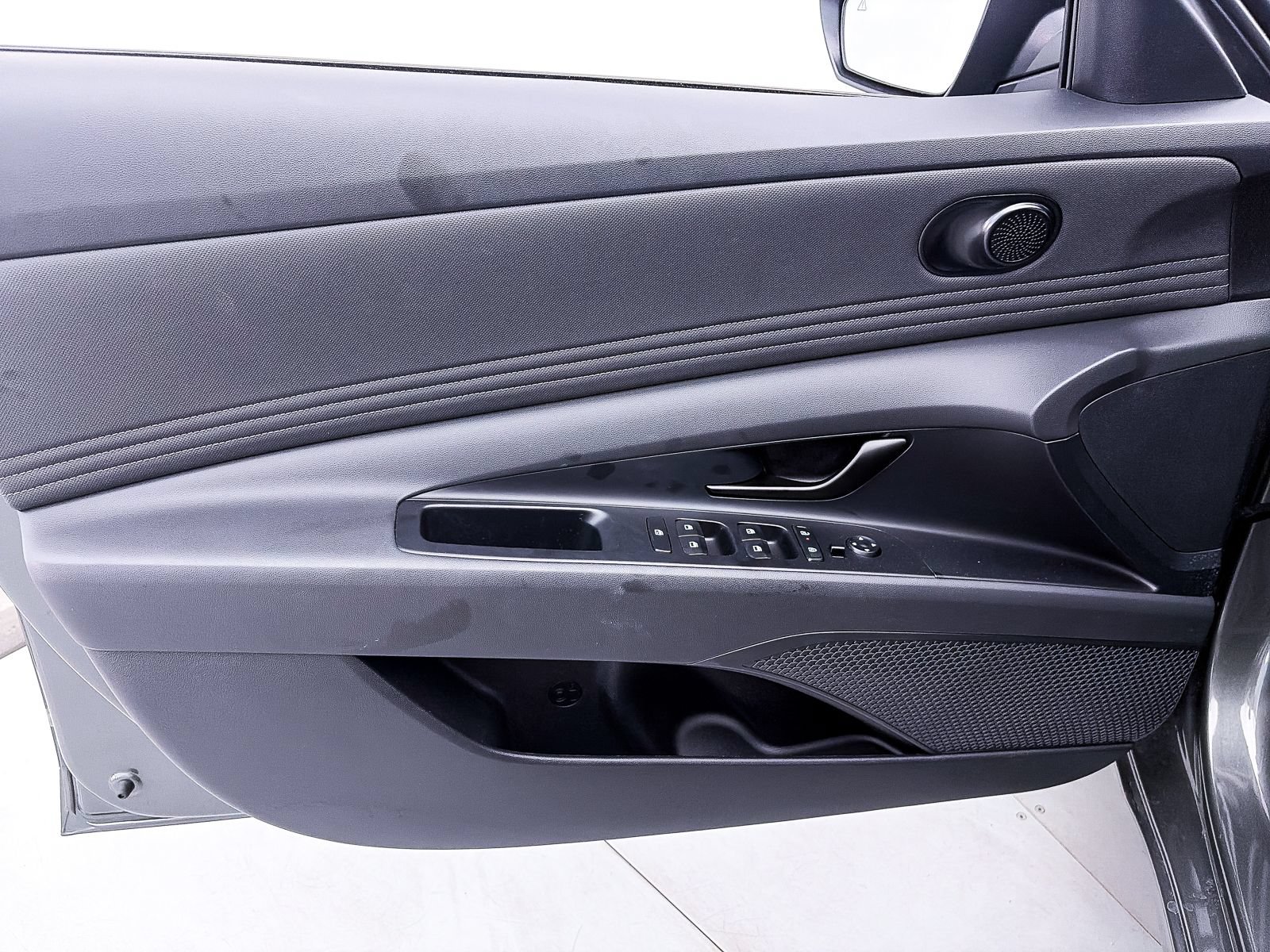 Used 2025 Hyundai Elantra Sport FWD image 14