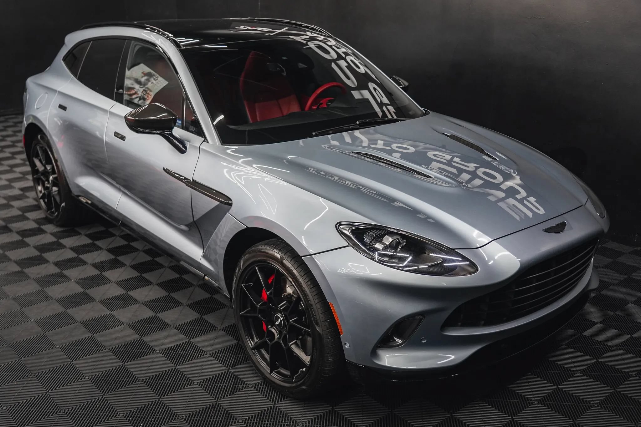 Used 2021 Aston Martin DBX AWD/4WD image 21