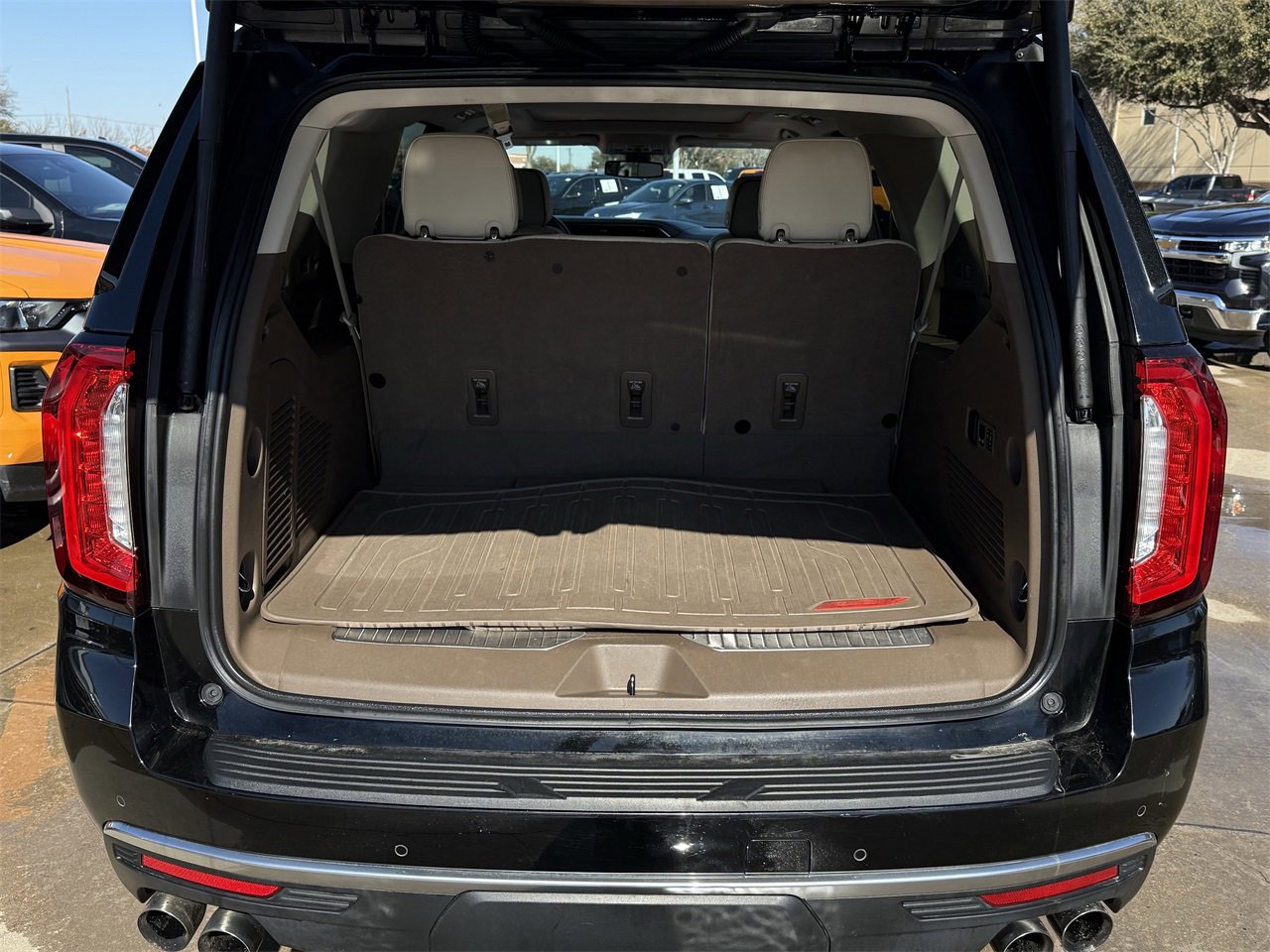 Used 2022 GMC Yukon XL Denali image 30
